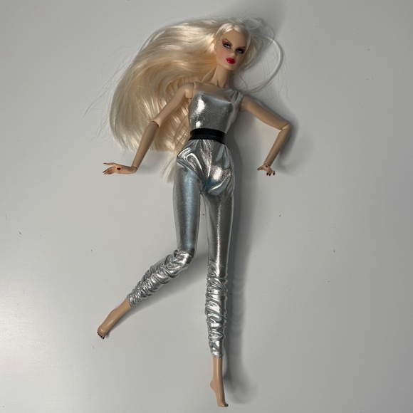 Fashion Doll Articulated Surrealist Gala Véronique Integrity Sinuhe Guzman FR IT - Picture 8 of 8